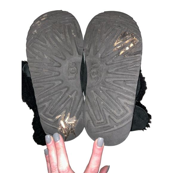 UGG Australia Boots 1017400K Bailey Button II Black Size‎ 3Y - Picture 8 of 8